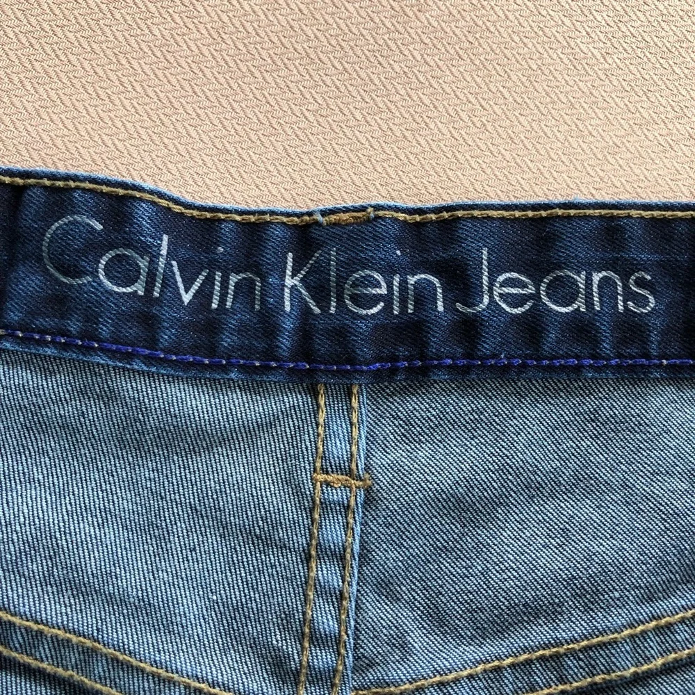 Calvin Klein Cotton Blend Dark Blue Wash Relaxed Straight Jeans 33 x 34_9